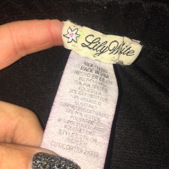 •Lily white• faux leather skirt - Picture 4 of 4